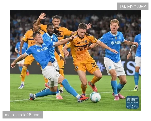 场边突发：那不勒斯主场部分照明设备故障，比赛中断15分钟